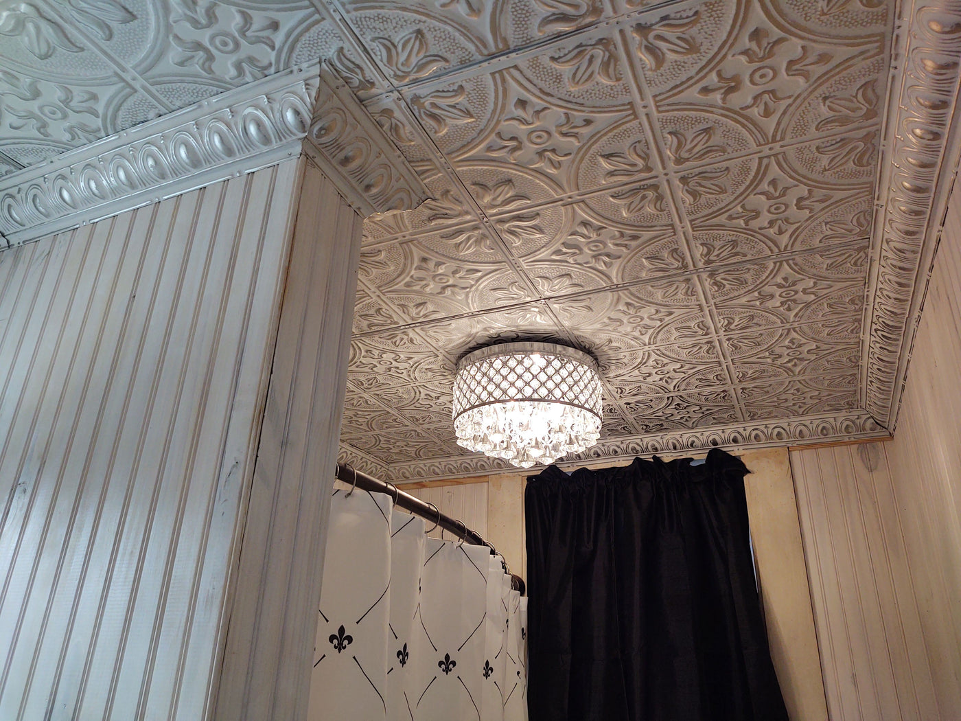 Bathroom with a Fleur-De-Lis Victorian tin ceiling